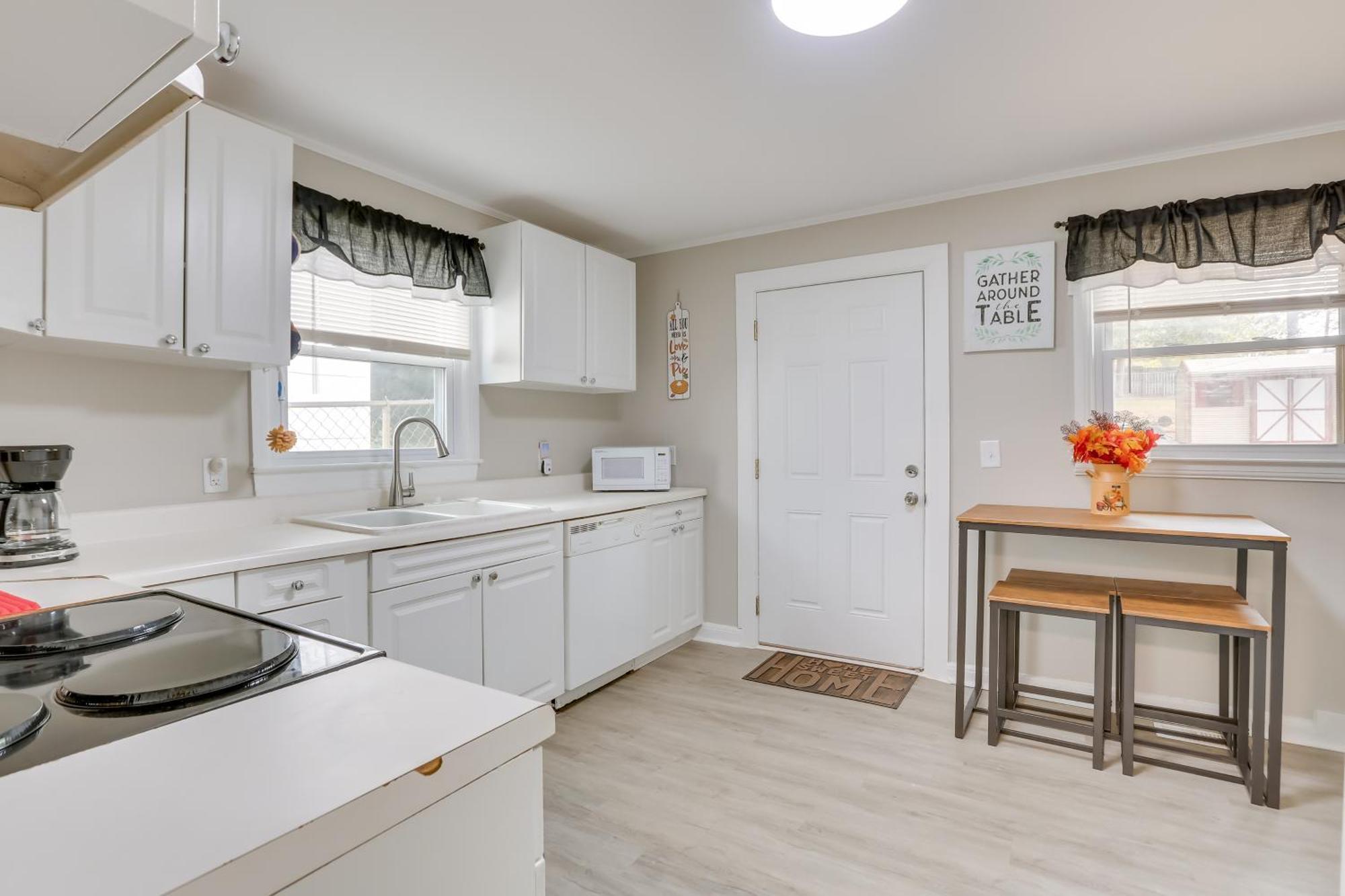 Cozy Greensboro Vacation Rental With Deck And Fire Pit Luaran gambar